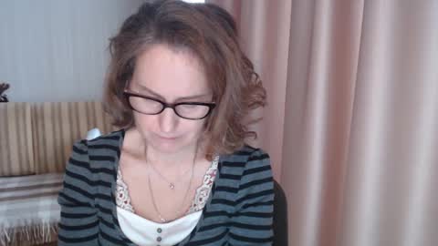 Snapshot of lauraoven1 chatting on February 13, 9:09 am Lauraoven1 online show from February 13, 9:09 am