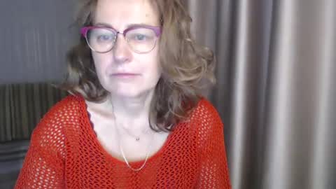 Snapshot of lauraoven1 chatting on January 8, 8:27 am Lauraoven1 online show from January 8, 8:27 am