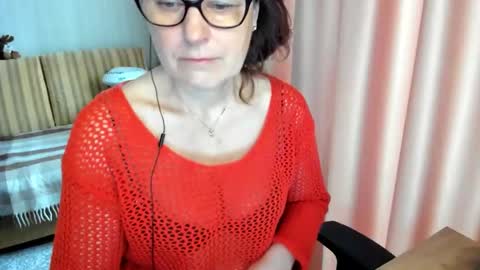 Lauraoven1 online show from March 3, 7:25 am