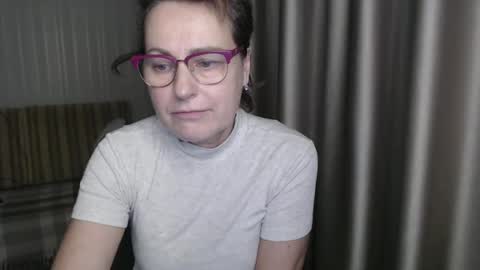Snapshot of lauraoven1 chatting on January 14, 5:45 pm Lauraoven1 online show from January 14, 5:45 pm