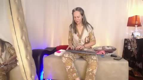 Laura Sofia online show from June 18, 11:26 am