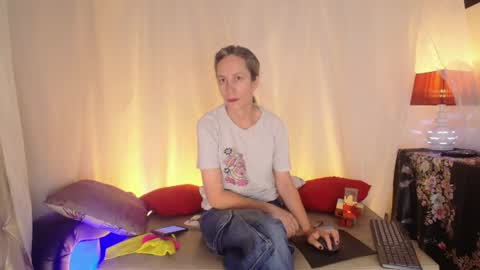 Laura Sofia online show from June 14, 9:31 am