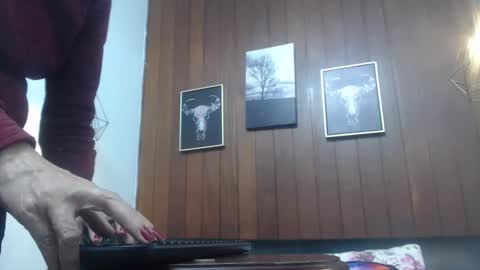 Laura Sofia online show from February 19, 6:57 am