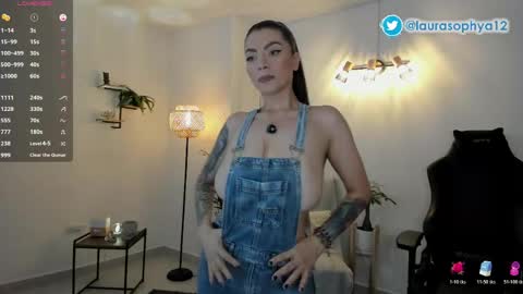 Laura online show from April 28, 1:59 pm