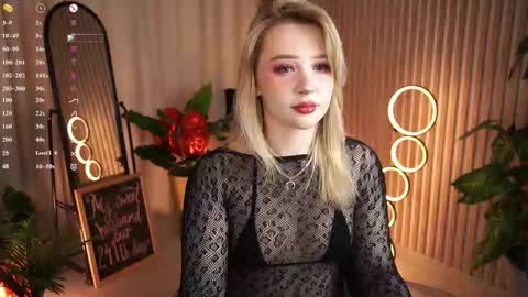  Laura  online show from February 18, 7:18 am