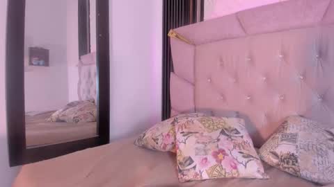 Laurem online show from March 18, 8:03 pm