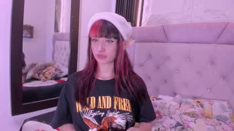 Laurem online show from December 22, 7:50 pm