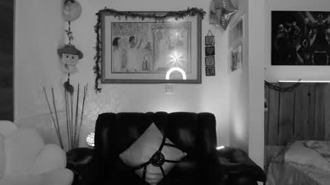 Snapshot of lauren_sweet7 chatting on December 17, 1:07 am Lauren online show from December 17, 1:07 am