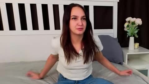 Victoria online show from December 1, 8:33 pm