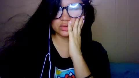 Snapshot of laurengirls1 chatting on October 5, 5:07 pm onlyfan laureng7 - 7 laureng2 online show from October 5, 5:07 pm
