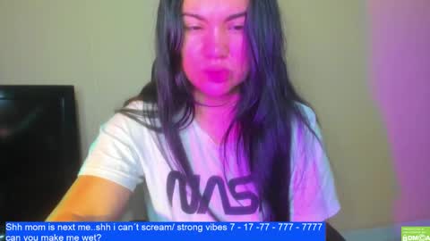 Snapshot of laurengirls1 chatting on March 1, 6:35 am onlyfan laureng7 - 7 laureng2 online show from March 1, 6:35 am