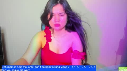 Snapshot of laurengirls1 chatting on February 5, 2:05 pm onlyfan laureng7 - 7 laureng2 online show from February 5, 2:05 pm