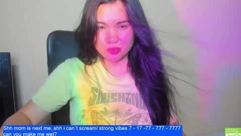 Snapshot of laurengirls1 chatting on February 4, 10:24 pm onlyfan laureng7 - 7 laureng2 online show from February 4, 10:24 pm