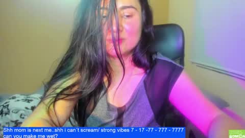 Snapshot of laurengirls1 chatting on January 17, 1:36 am onlyfan laureng7 - 7 laureng2 online show from January 17, 1:36 am