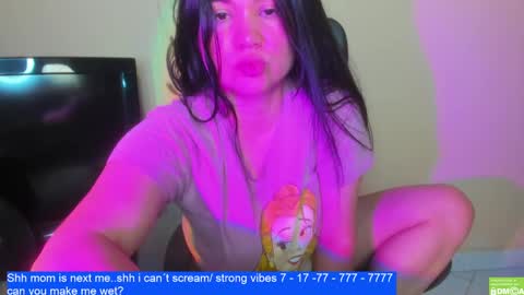 Snapshot of laurengirls1 chatting on February 28, 2:20 am onlyfan laureng7 - 7 laureng2 online show from February 28, 2:20 am