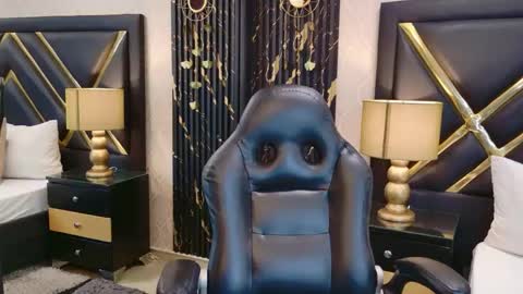Lauren online show from May 9, 8:22 pm