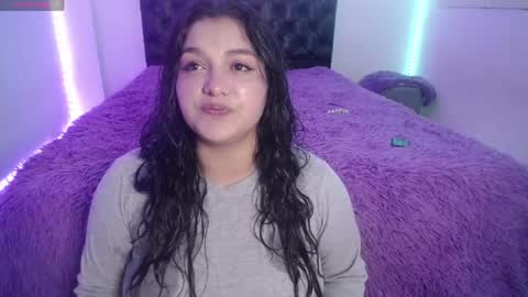 laurenkenner28_ online show from April 23, 6:54 pm