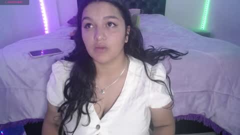 laurenkenner28_ online show from May 6, 6:56 pm