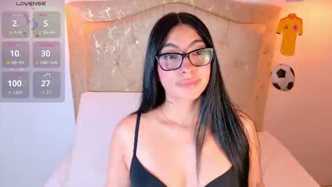 laurenn_smitth online show from July 6, 12:54 pm