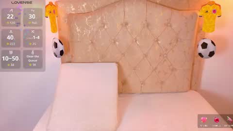 laurenn_smitth online show from June 23, 1:09 pm