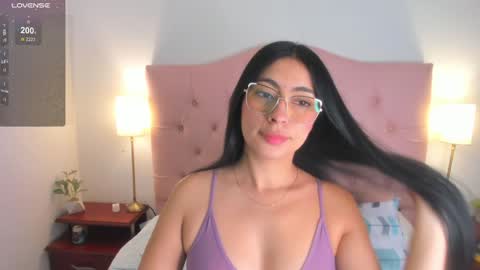 Snapshot of laurenn_smitth chatting on January 15, 12:36 pm laurenn_smitth online show from January 15, 12:36 pm