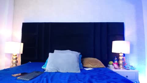 L A U R E N T  M O R R I S online show from February 10, 2:31 pm