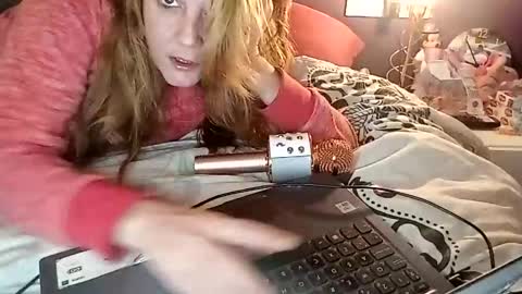 lauriehotxxx online show from March 9, 6:00 pm