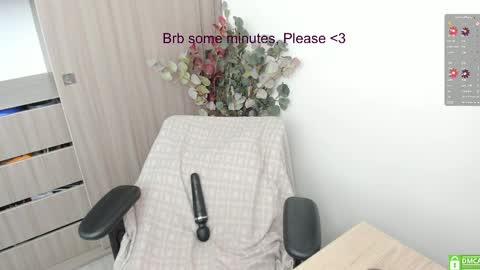 Lauryn online show from April 30, 7:19 pm