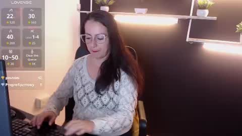 Laury  online show from July 2, 9:43 pm