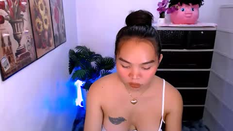 lavenia487426 online show from March 10, 9:46 am