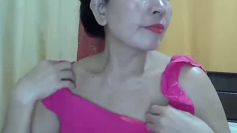 lavine1983 online show from June 18, 6:04 am