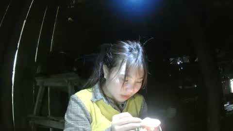 layla_999 online show from March 15, 2:24 am