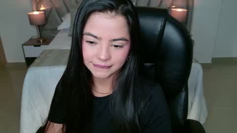 Layla Breezee online show from June 20, 11:14 am