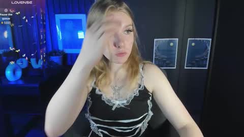 Snapshot of layla_glam chatting on September 28, 5:47 am layla_glam online show from September 28, 5:47 am