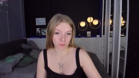 Snapshot of layla_glam chatting on September 29, 1:38 pm layla_glam online show from September 29, 1:38 pm