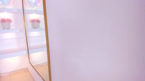 Layla Play  online show from June 24, 10:20 pm
