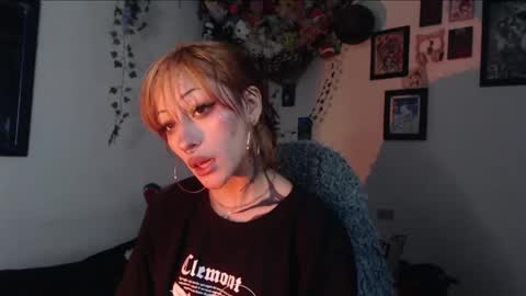 layla_quinn online show from June 7, 12:45 pm