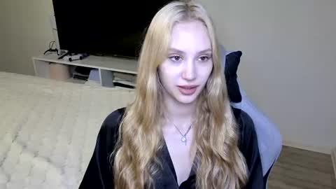 LaylaPretty001 online show from June 15, 4:23 am