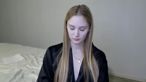 Snapshot of laylapretty001 chatting on January 3, 7:27 am LaylaPretty001 online show from January 3, 7:27 am