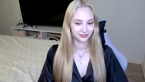 LaylaPretty001 online show from June 25, 4:45 am