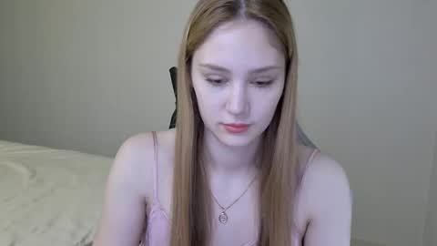 Snapshot of laylapretty001 chatting on March 12, 5:46 am LaylaPretty001 online show from March 12, 5:46 am