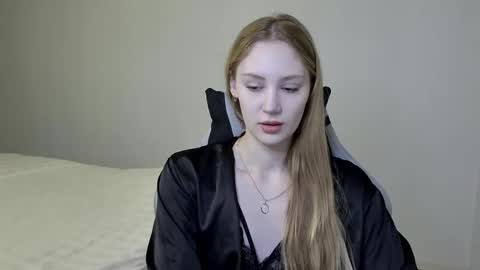 Snapshot of laylapretty001 chatting on February 25, 5:30 am LaylaPretty001 online show from February 25, 5:30 am