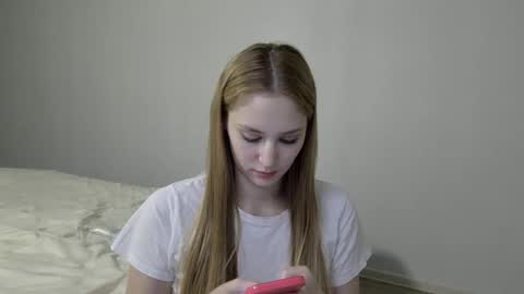 Snapshot of laylapretty001 chatting on December 3, 11:10 am LaylaPretty001 online show from December 3, 11:10 am