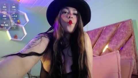 Vannessa  online show from November 5, 1:05 pm