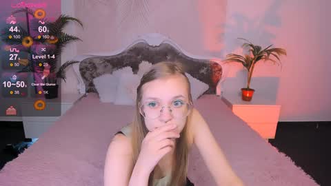 layriantavee online show from December 27, 6:57 am