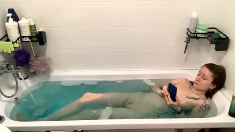 lazy_dazzy online show from October 4, 11:38 am