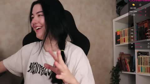 Snapshot of lazynut chatting on September 25, 4:11 am Lisa online show from September 25, 4:11 am