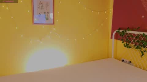 Snapshot of lea_belle_ chatting on September 12, 4:36 pm Lea online show from September 12, 4:36 pm