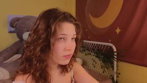 Snapshot of lea_belle_ chatting on February 28, 5:15 pm Lea online show from February 28, 5:15 pm