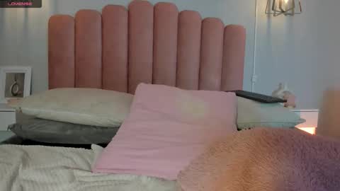 Leah online show from January 14, 4:34 pm